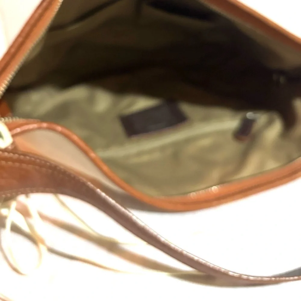 Coach vintage Elegant Cream/ brown Leather Shoulder Bag